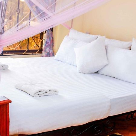 Bright Star Hotel 아루샤 외부 사진