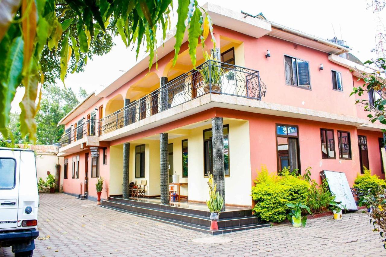 Bright Star Hotel 아루샤 외부 사진