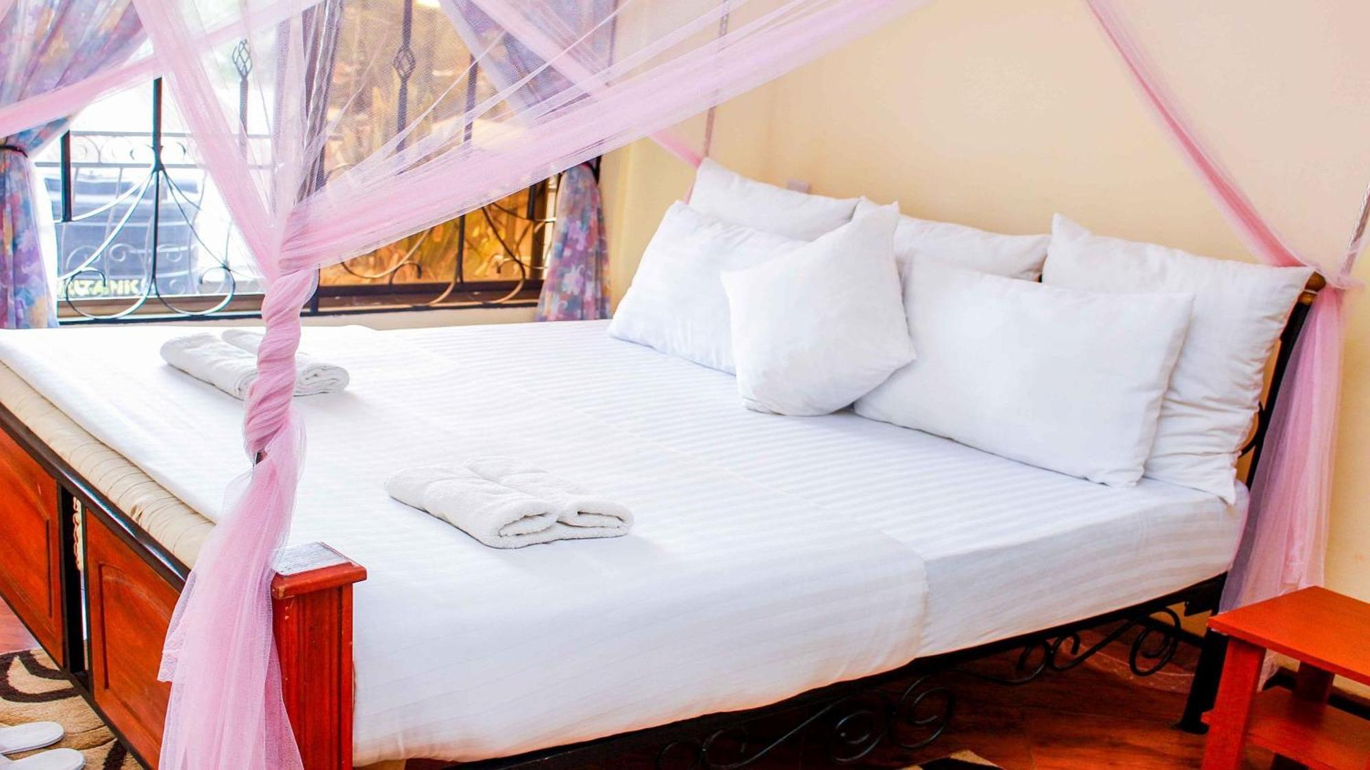 Bright Star Hotel 아루샤 외부 사진